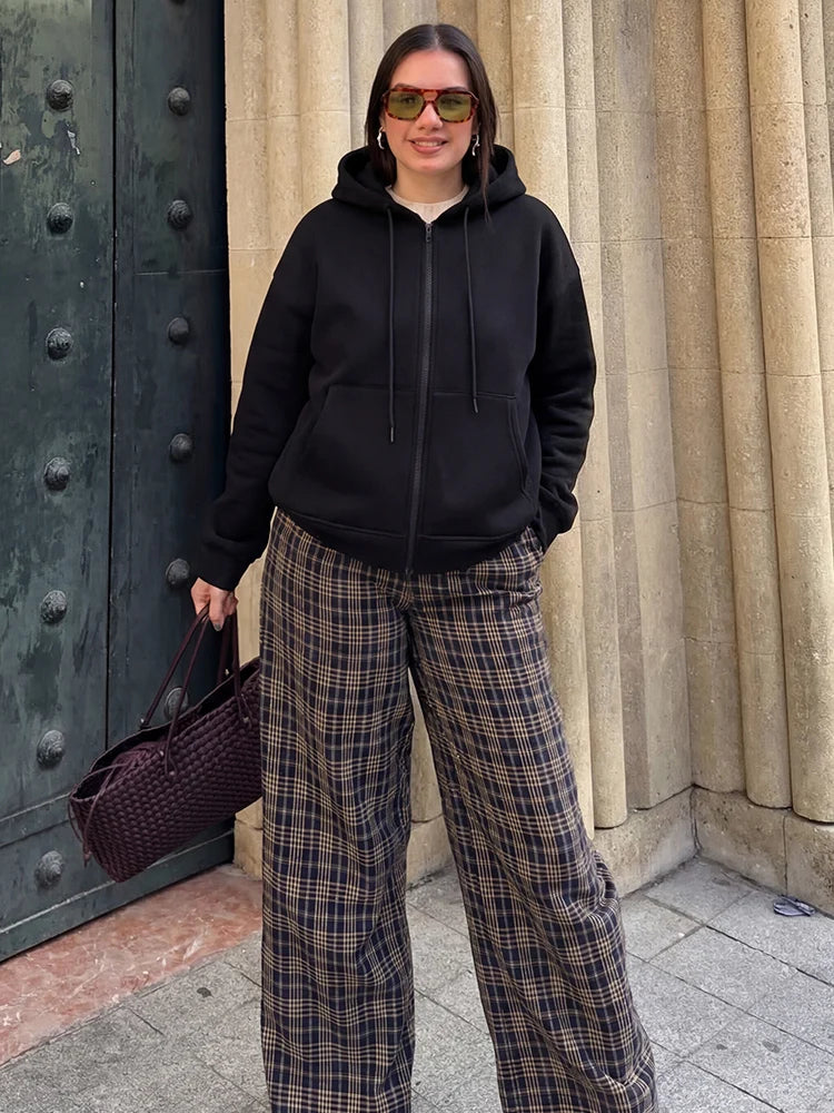 Lara — Jas